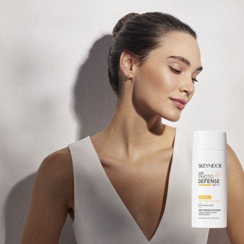 Матиращ защитен крем за мазна и комбинирана кожа Skeyndor Age Photo Defense Matt Protective Cream SPF 50+, 75 мл.